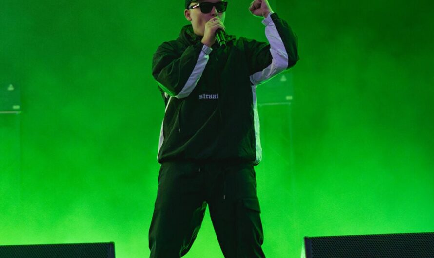 Kneecap terror charge thrown out of court due to technical error