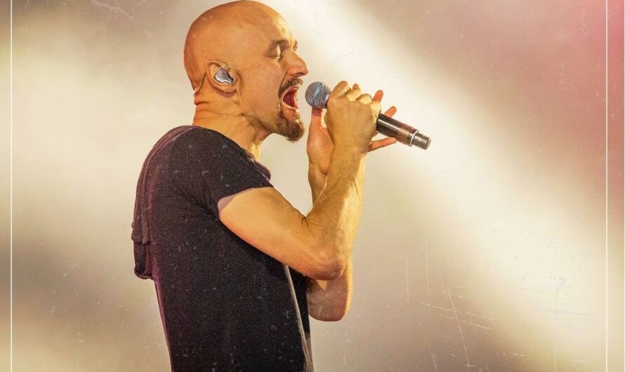 Tim Booth condemns Tommy Robinson for use of James song in far-right ‘Unite the Kingdom’ protest video