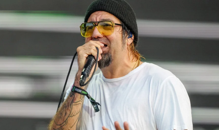 Deftones’ Chino Moreno Expresses Doubts About His Singing