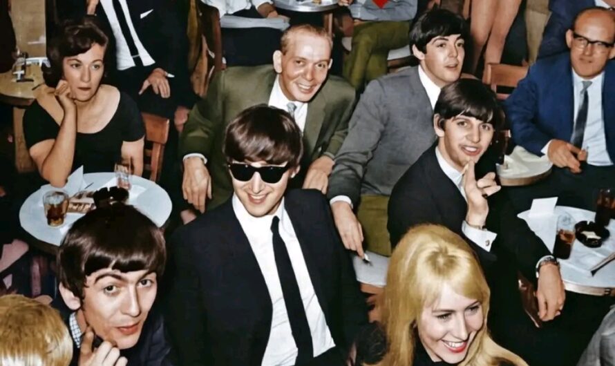 73 MILLION WATCHED THEM ON TV… BUT FEW KNOW WHO THEY SAT WITH AFTERWARDS